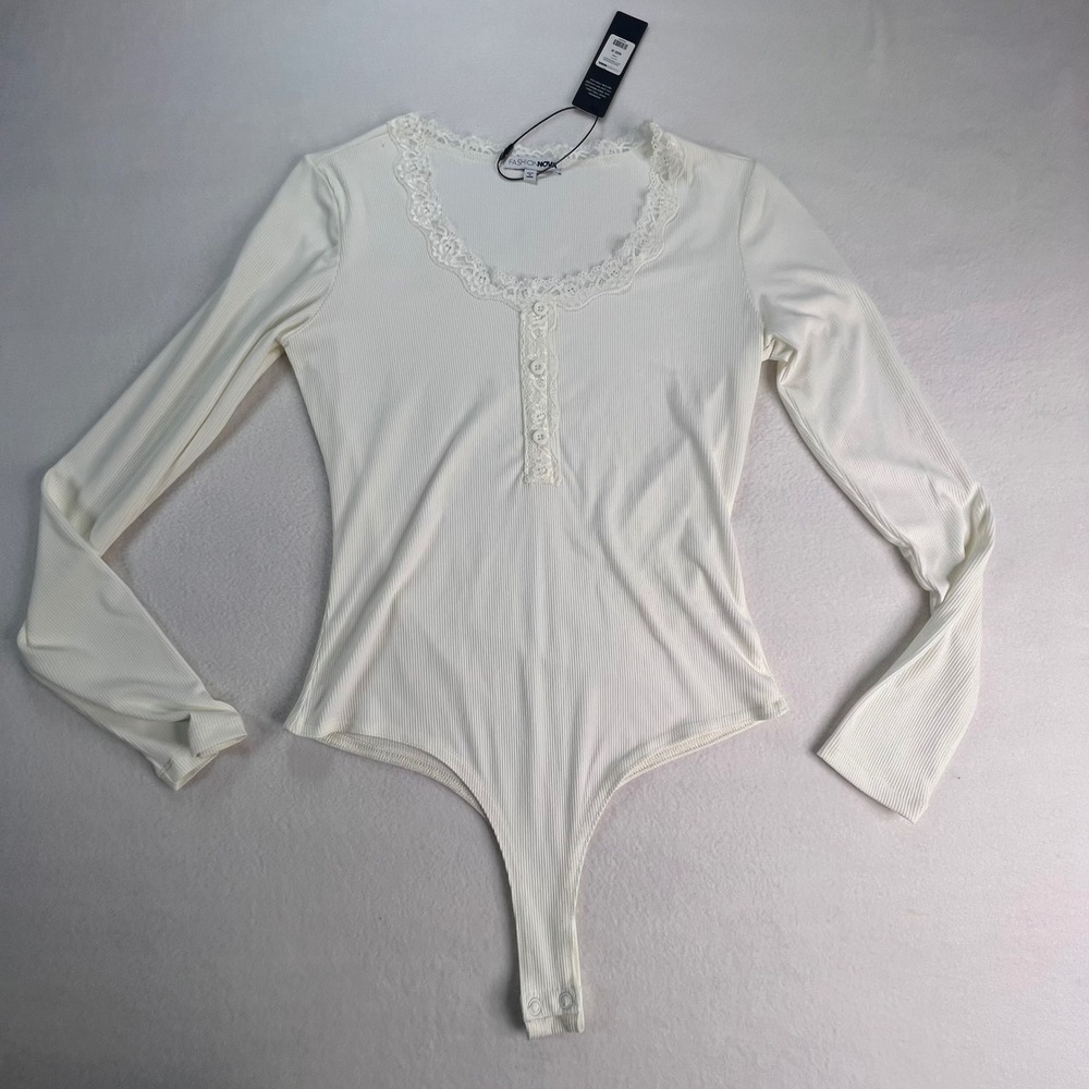 Fashion Nova Good Intentions Lace Trim Bodysuit Cream Ribbed Long Sleeve M NEW